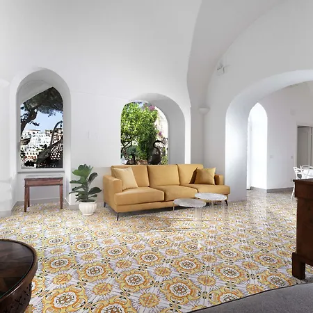 Estate4home - Field Ποζιτάνο